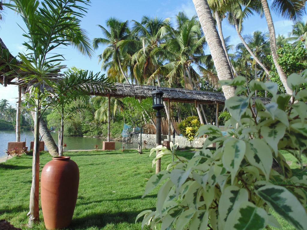 Ambadis Villas Kodungallur Exterior photo