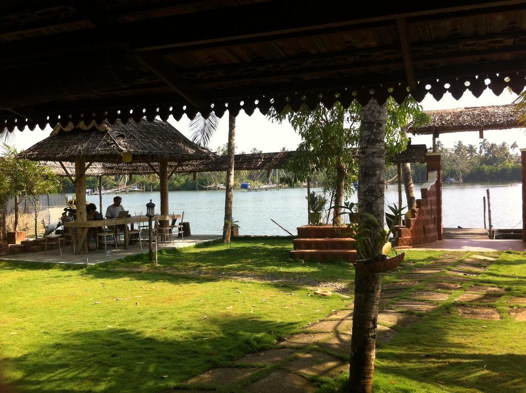 Ambadis Villas Kodungallur Exterior photo